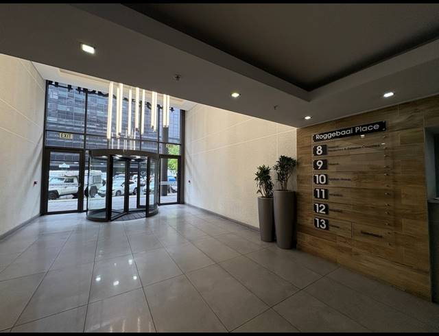 4,055M² OFFICE TO LET IN FORESHORE